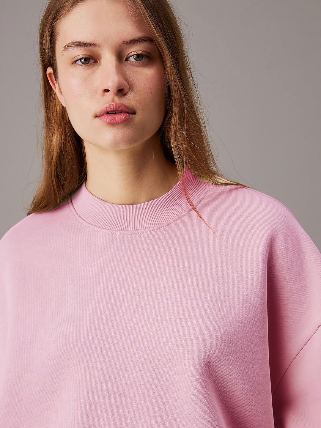 Women's Oversized Fleece Solid Pattern with Classic Round Neck Light Pink Sweatshirt