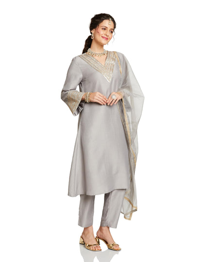Amazon Brand - Myx Women's Embroidered Pakistani Suit Set with Organza Dupatta - Grey