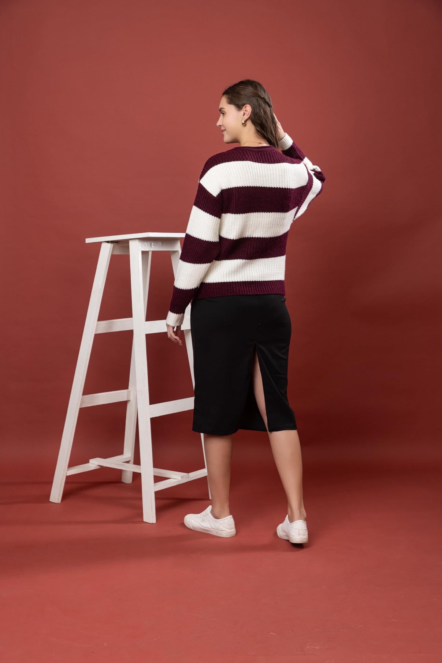 Women's 100% Wool Color Block Stripe Full Sleeve Round Neck Pullover Sweater for Winter Season