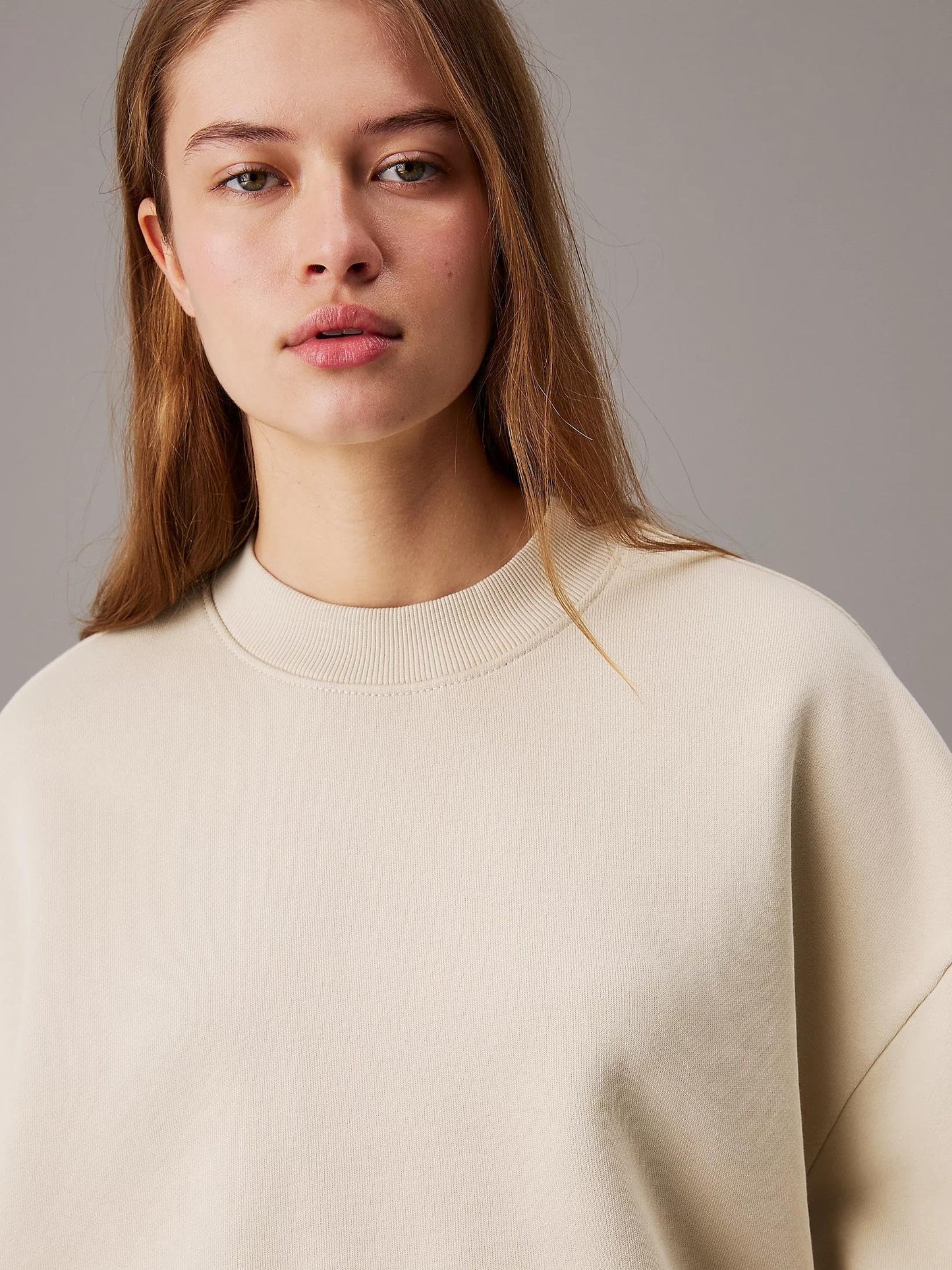 Women's Fleece Beige Oversized Sweatshirt - Solid Pattern with Classic Round Neck