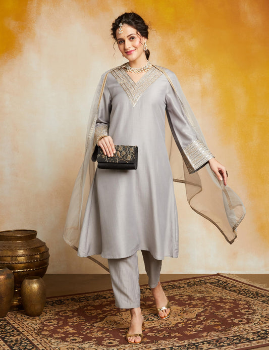 Amazon Brand - Myx Women's Embroidered Pakistani Suit Set with Organza Dupatta - Grey